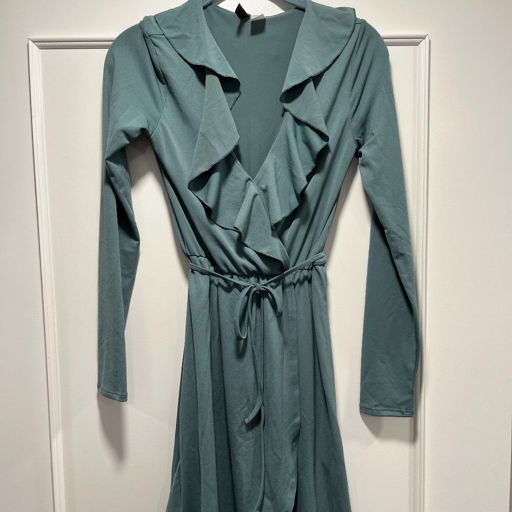 H&M Women's Long-Sleeved Mini Dress Size 4